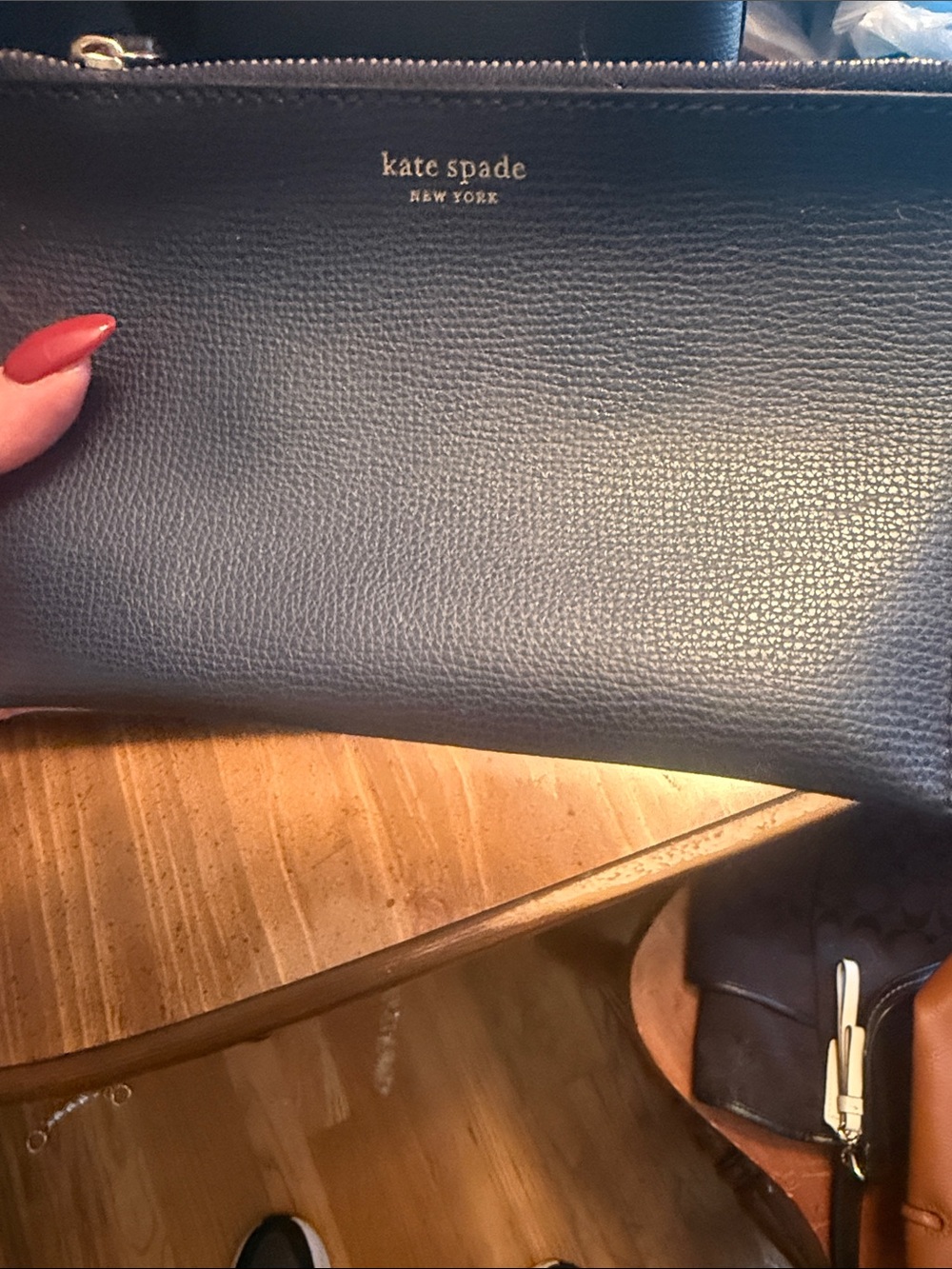 kate spade navy blue leather tote with gold logo - Picture 5 of 5